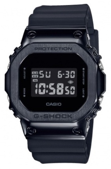 Casio GM-5600B-1ER